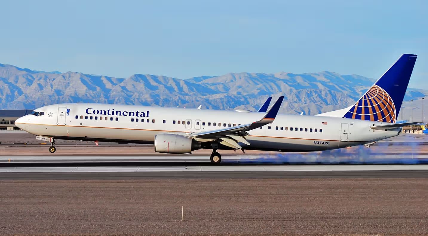 N37420 — Boeing