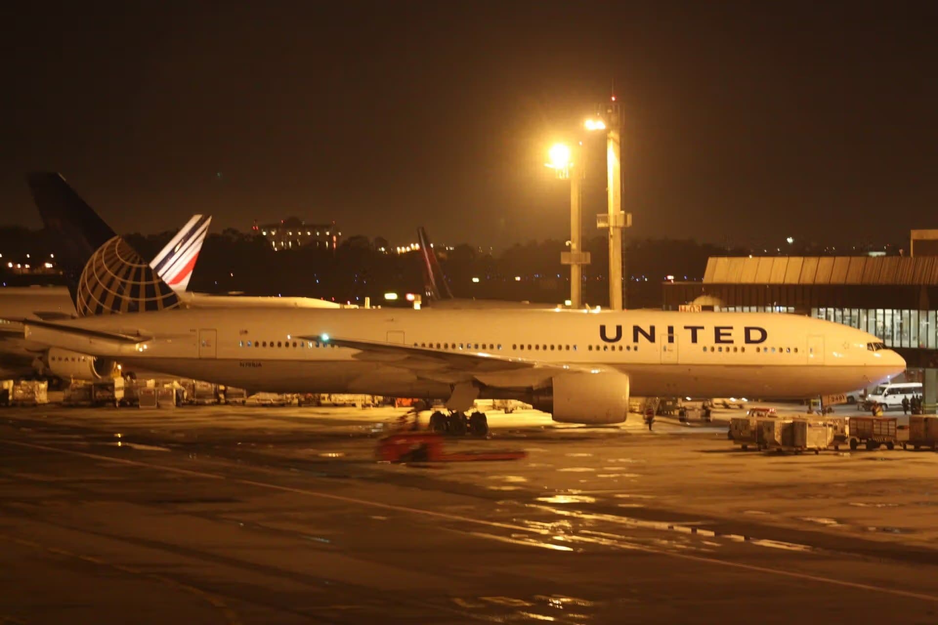 N781UA — Boeing