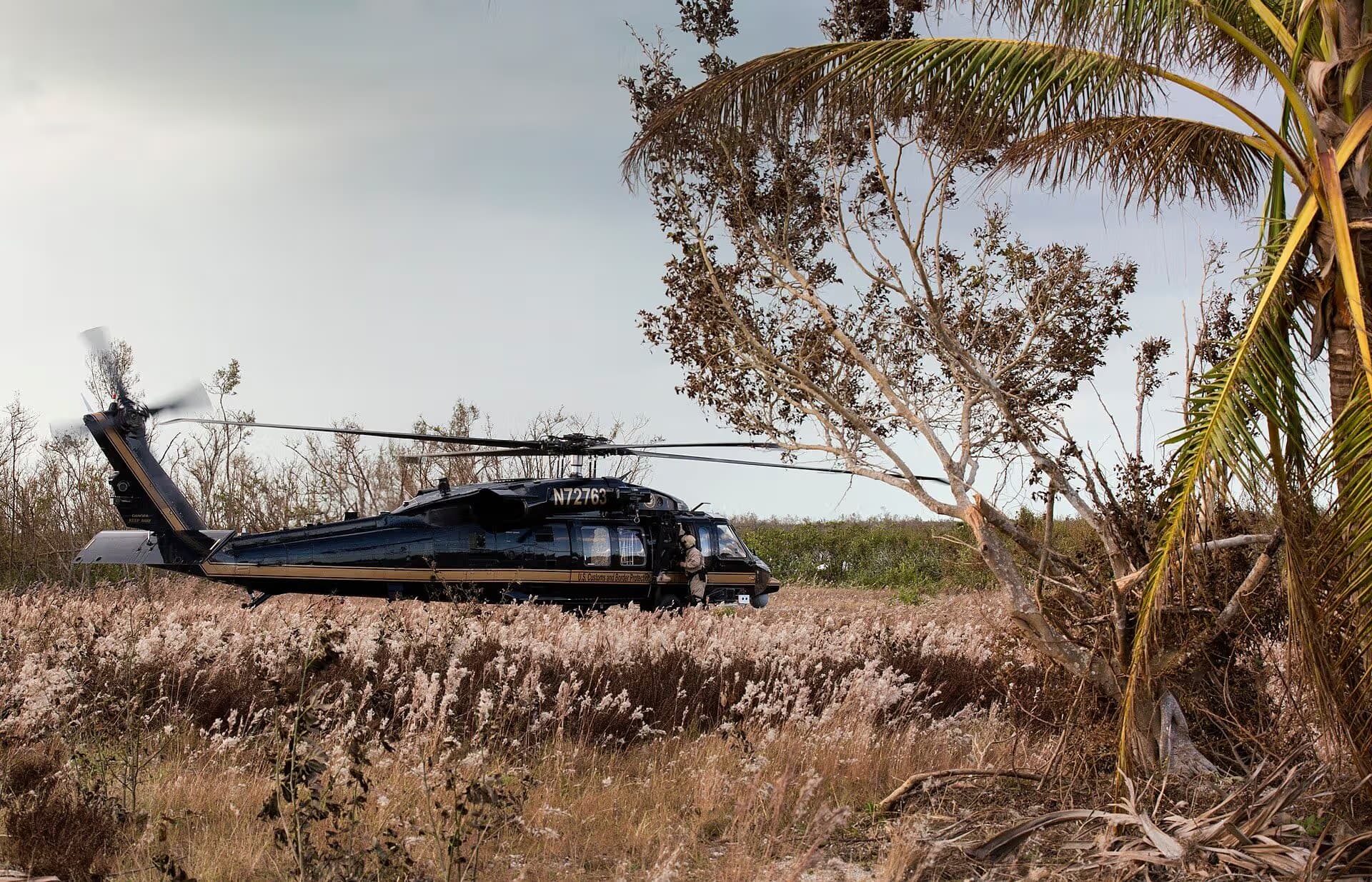 N72763 — Helicopter