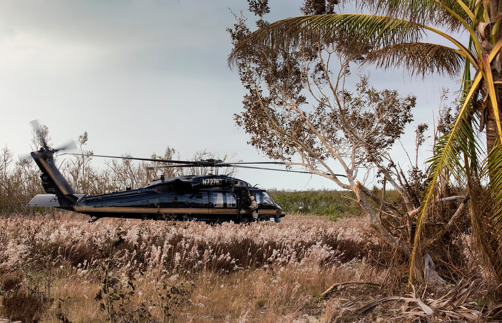 N72763 — Helicopter