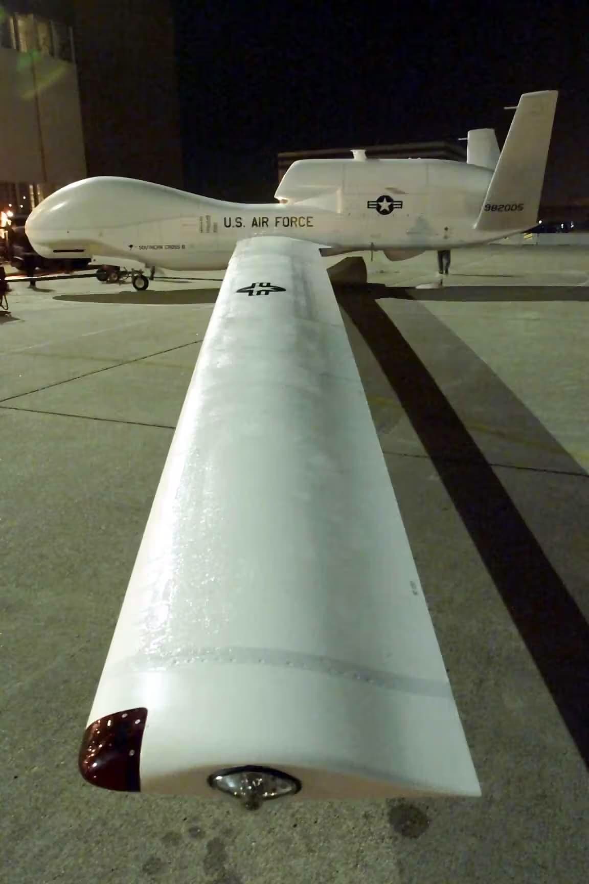 Unidentified — Aircraft at Edwards Air Force Base
