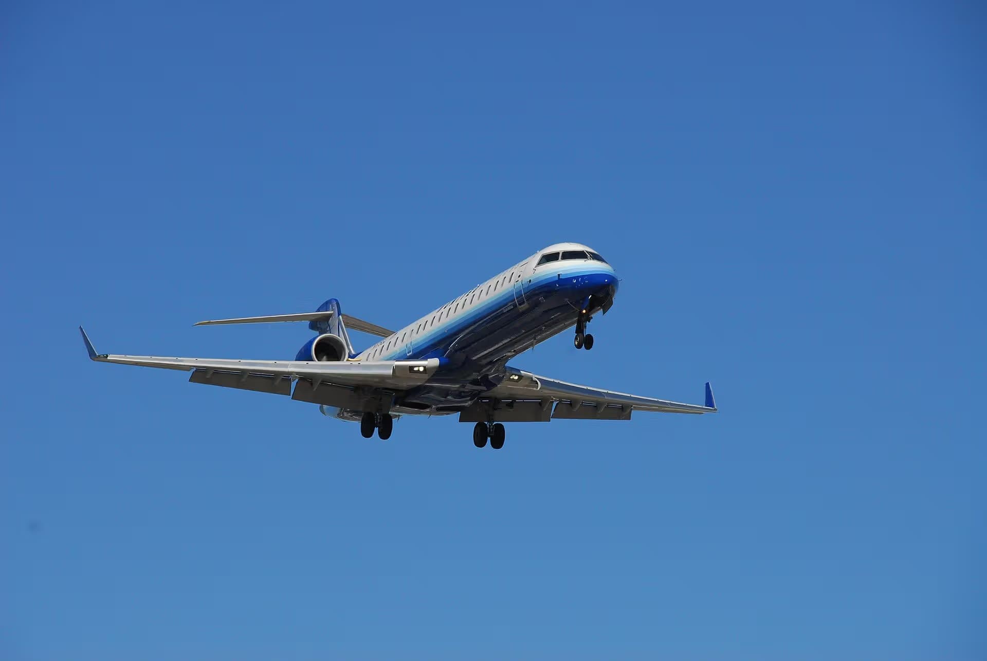 N175GJ — Twin-engine aircraft