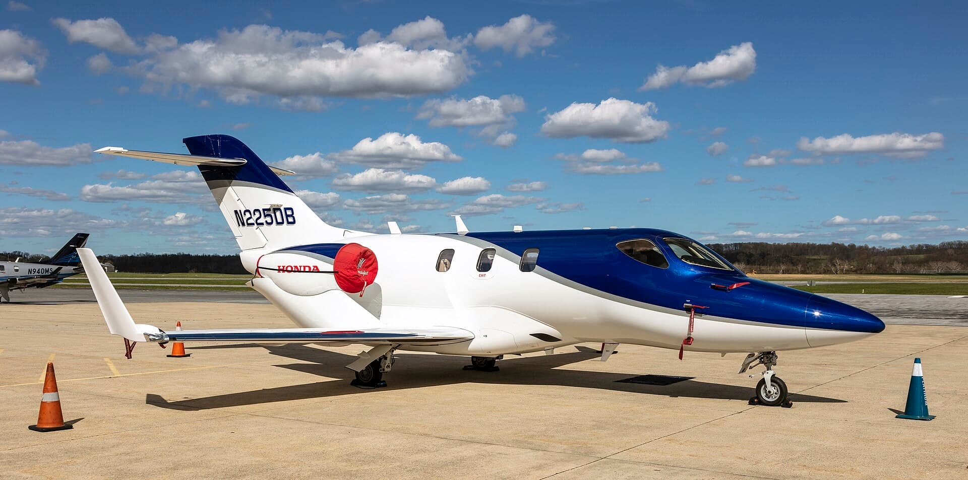 N225DB — Business jet