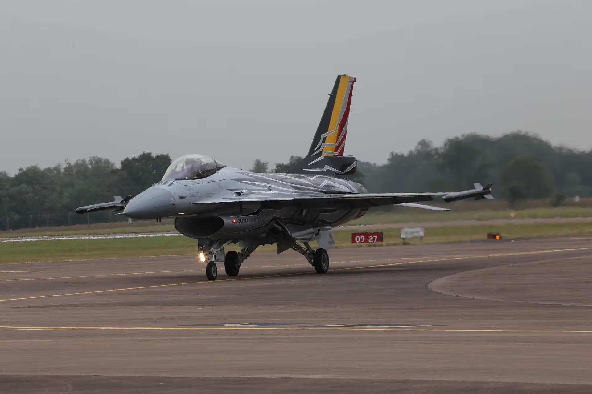 Unidentified — Single-engine aircraft