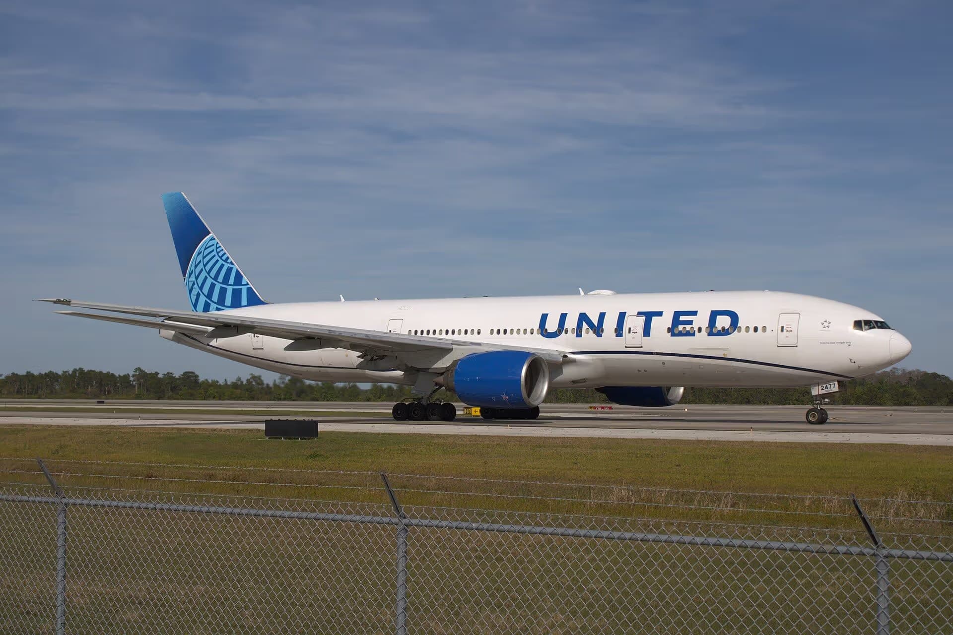 N777UA — Boeing