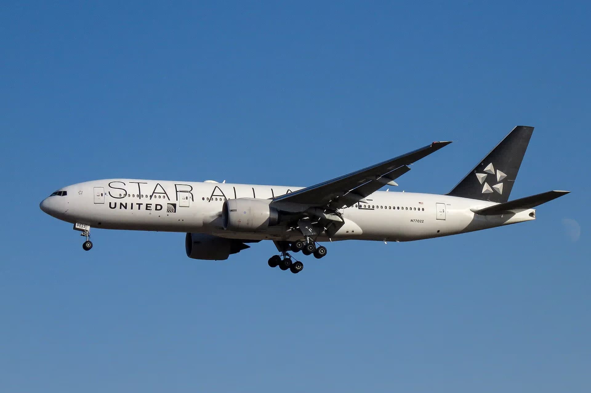 N77022 — Boeing