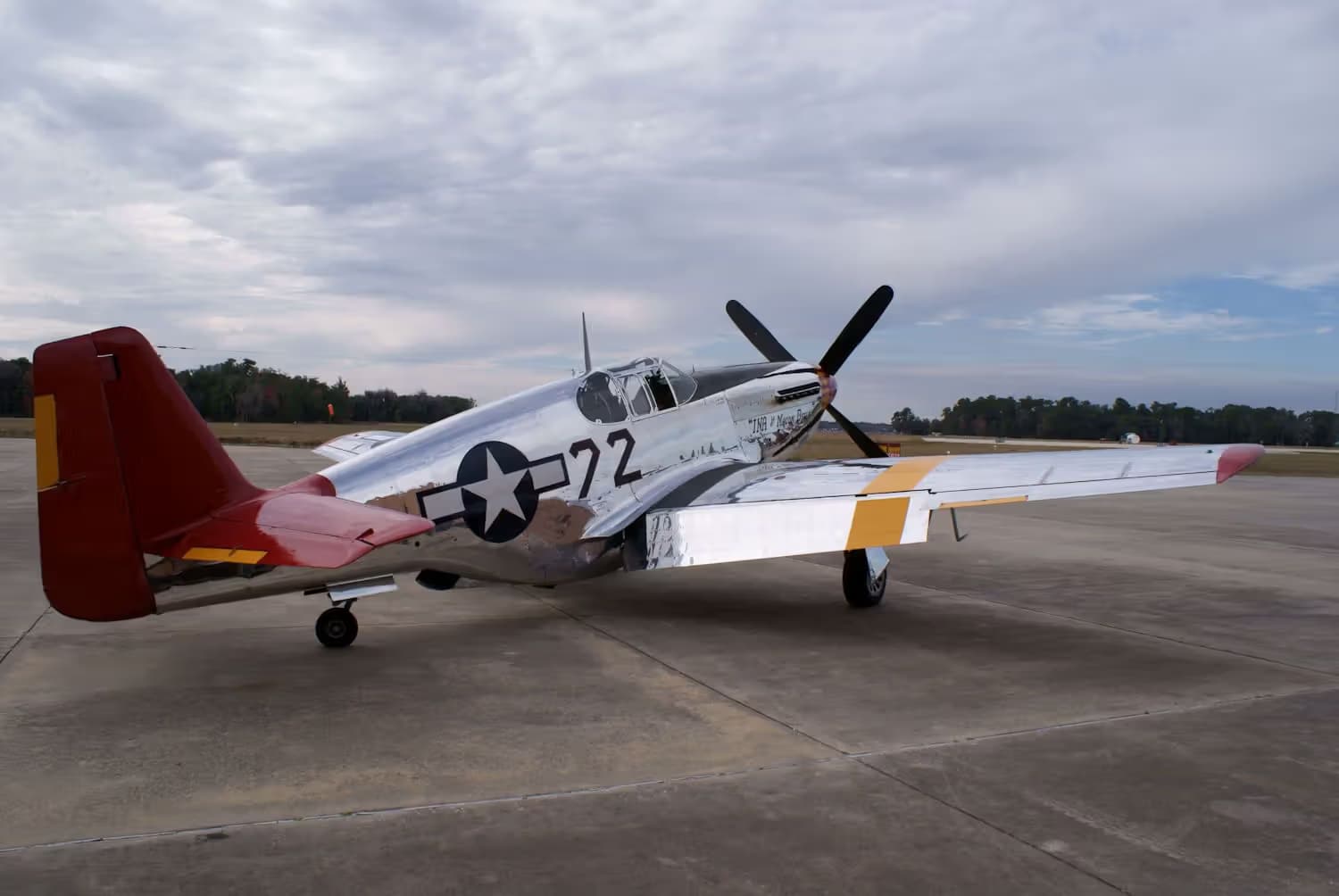 Unidentified — Single-engine aircraft