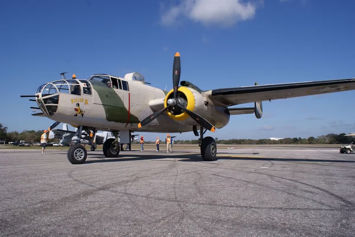 Unidentified — Twin-engine aircraft