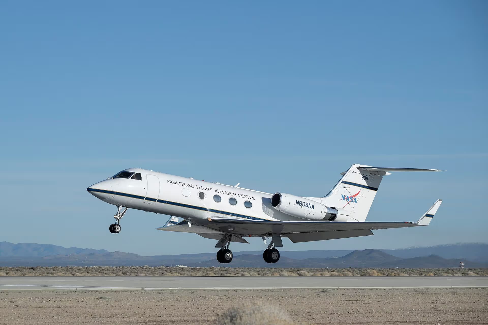 N808NA — Business jet