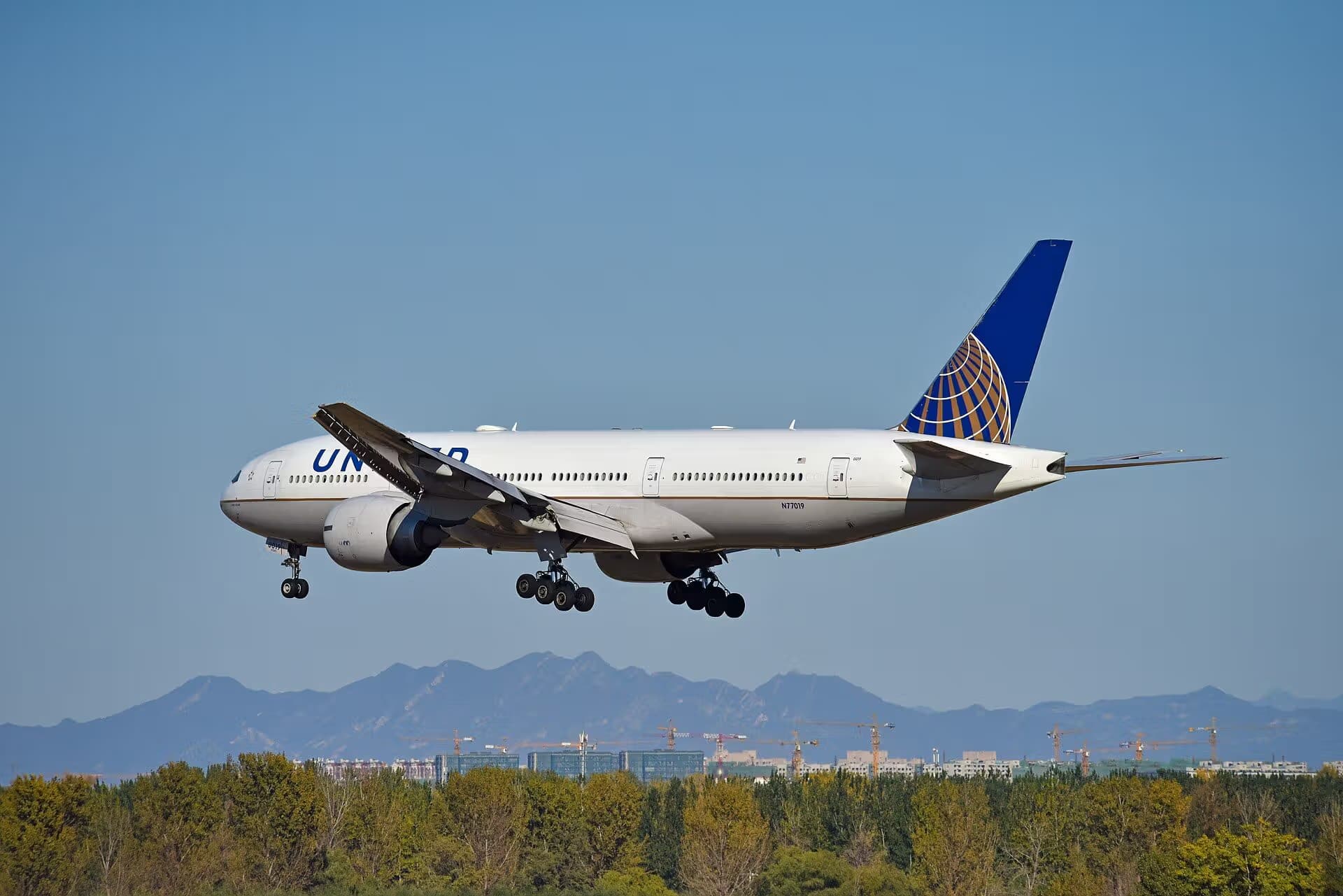 N77019 — Boeing