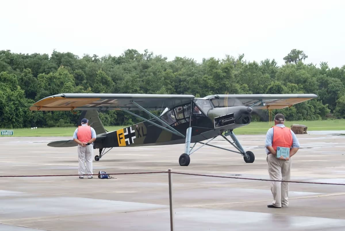 Unidentified — Single-engine aircraft