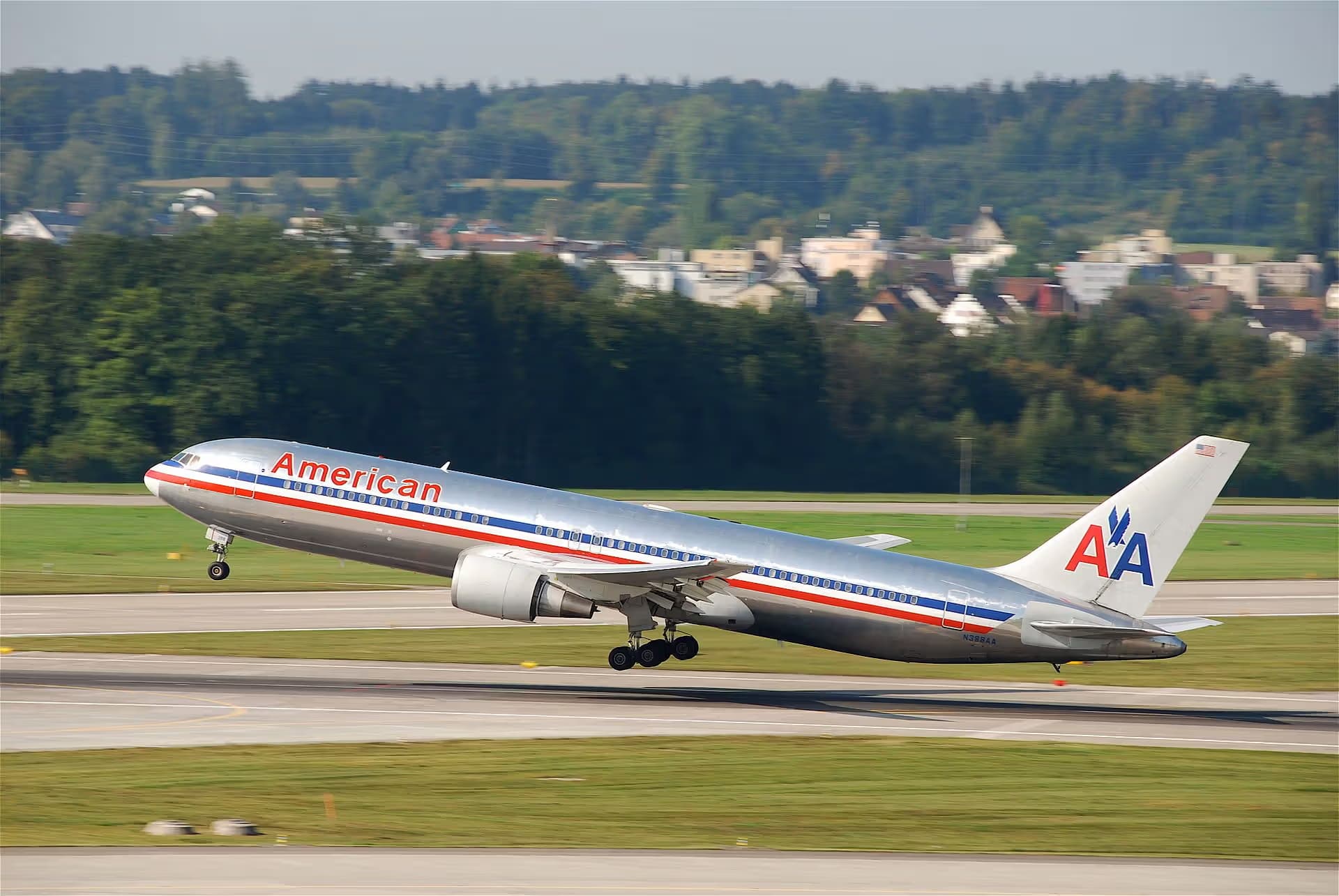 N388AA — Boeing