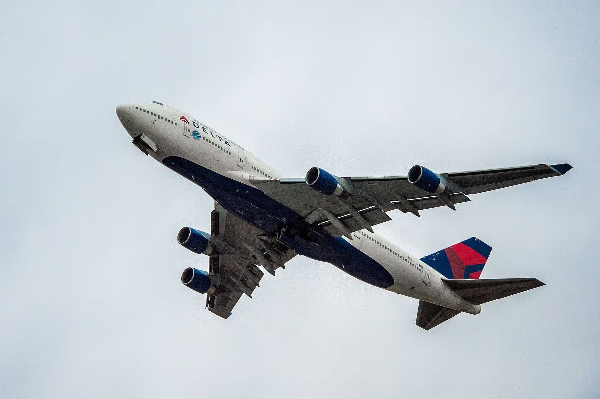 N674US — Aircraft