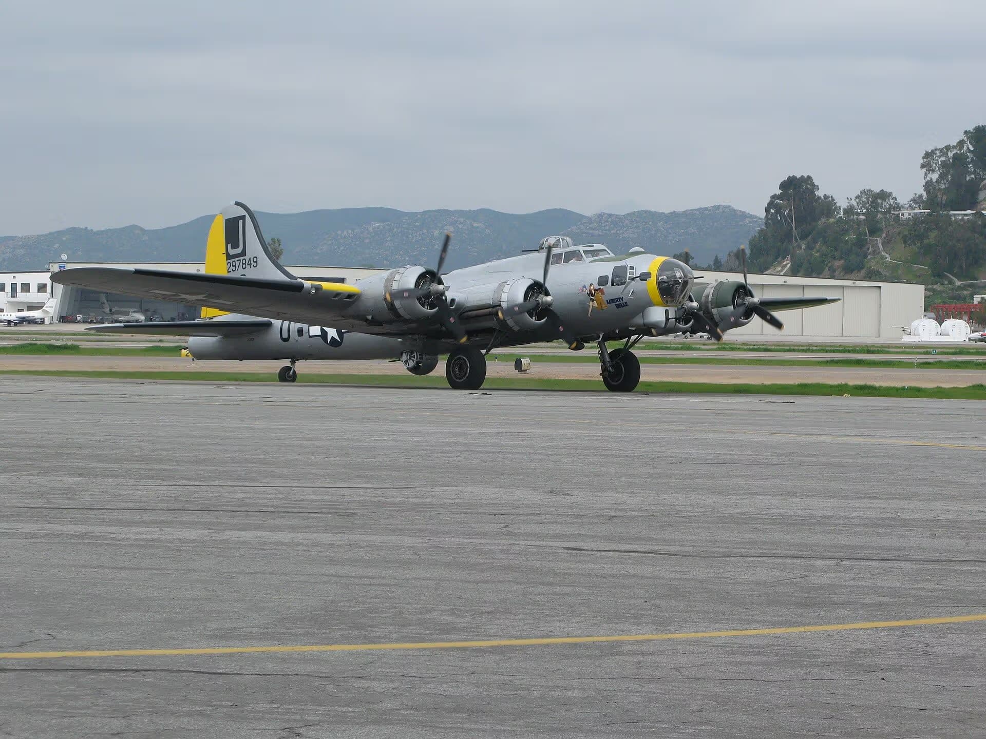 N390TH — Boeing