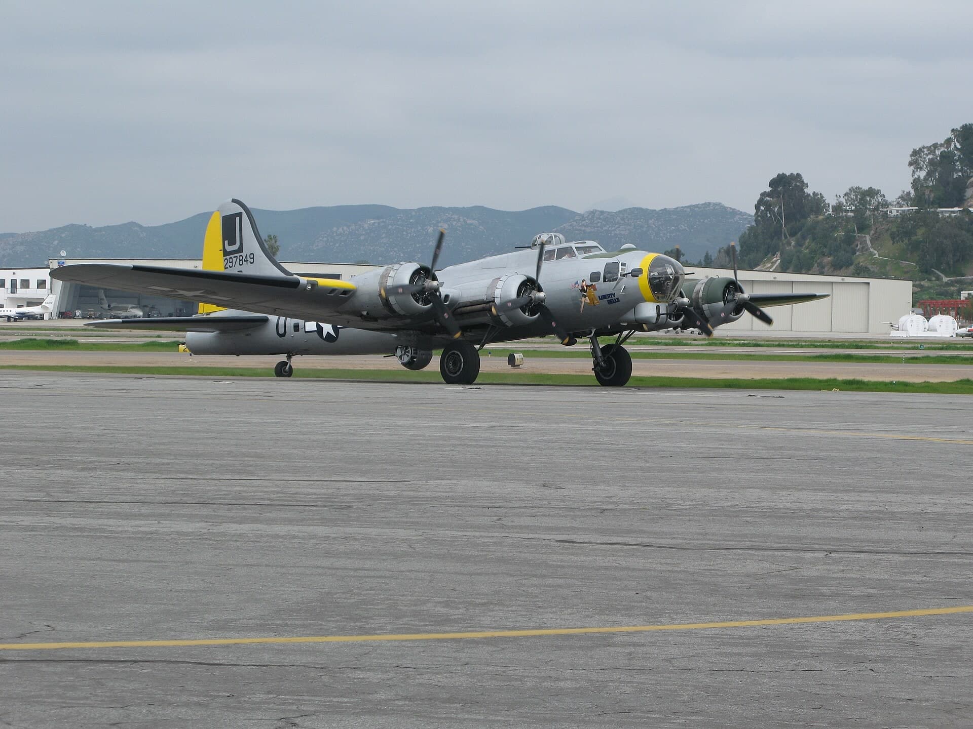 N390TH — Boeing