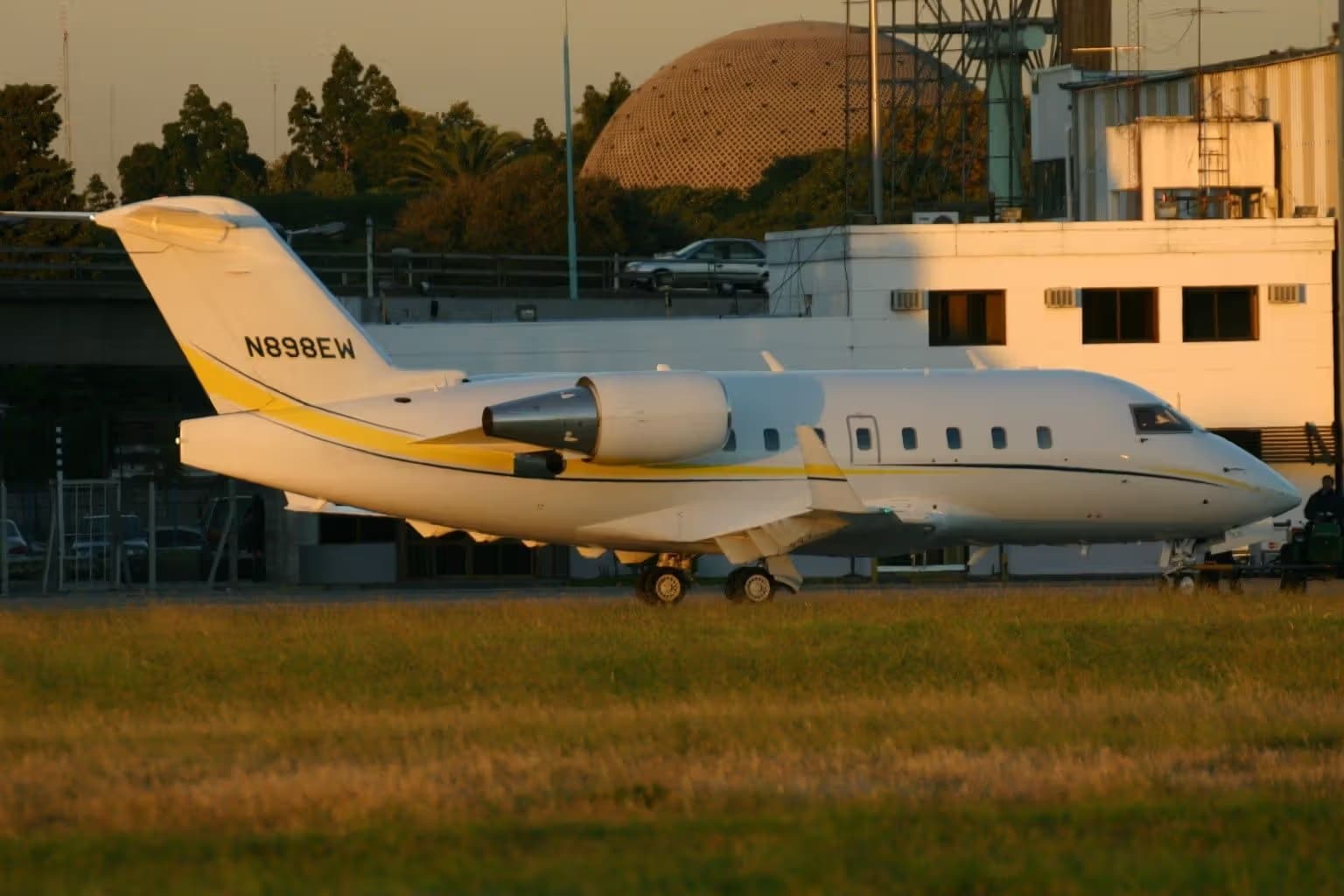 N898EW — Business jet