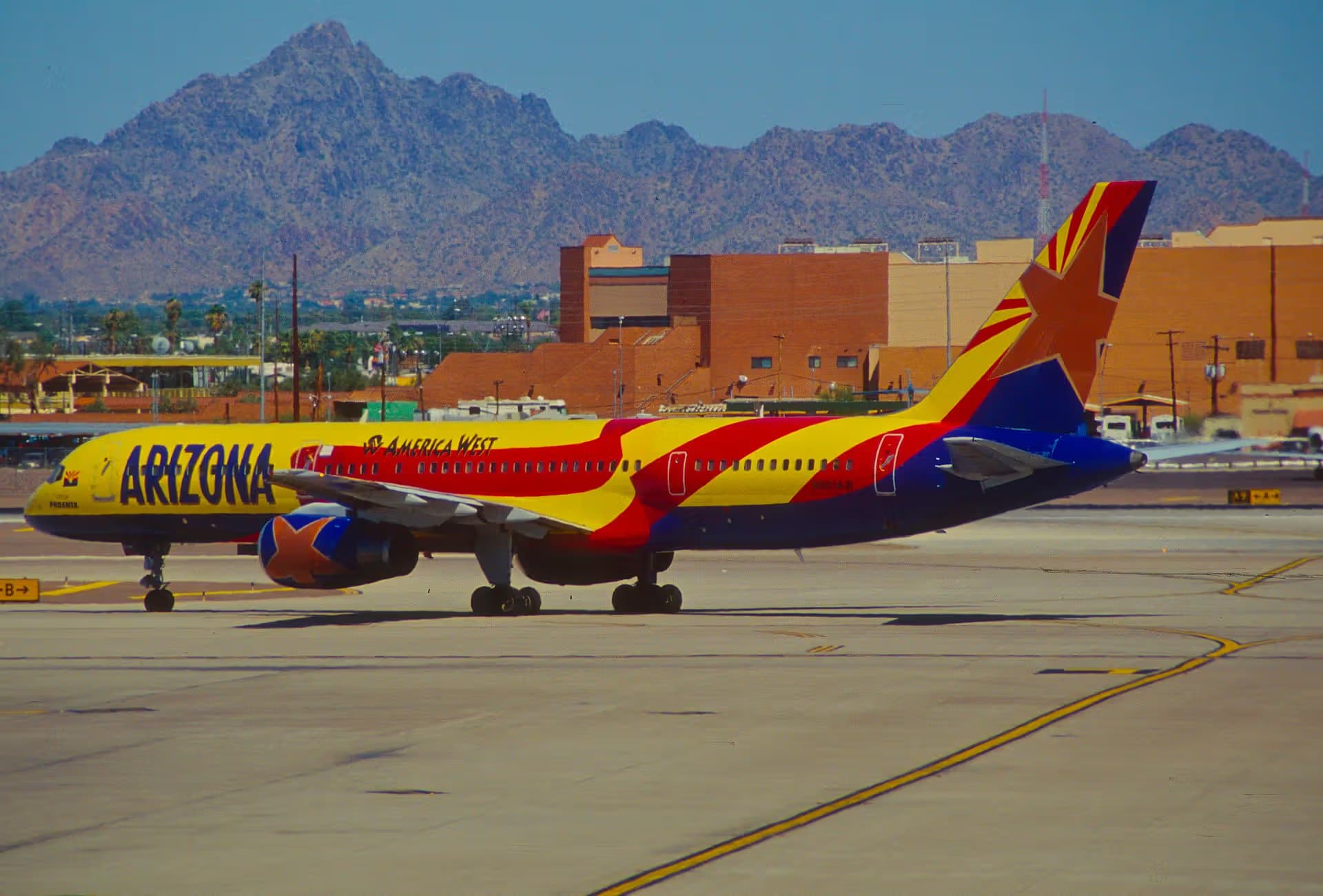 N901AW — Twin-engine aircraft