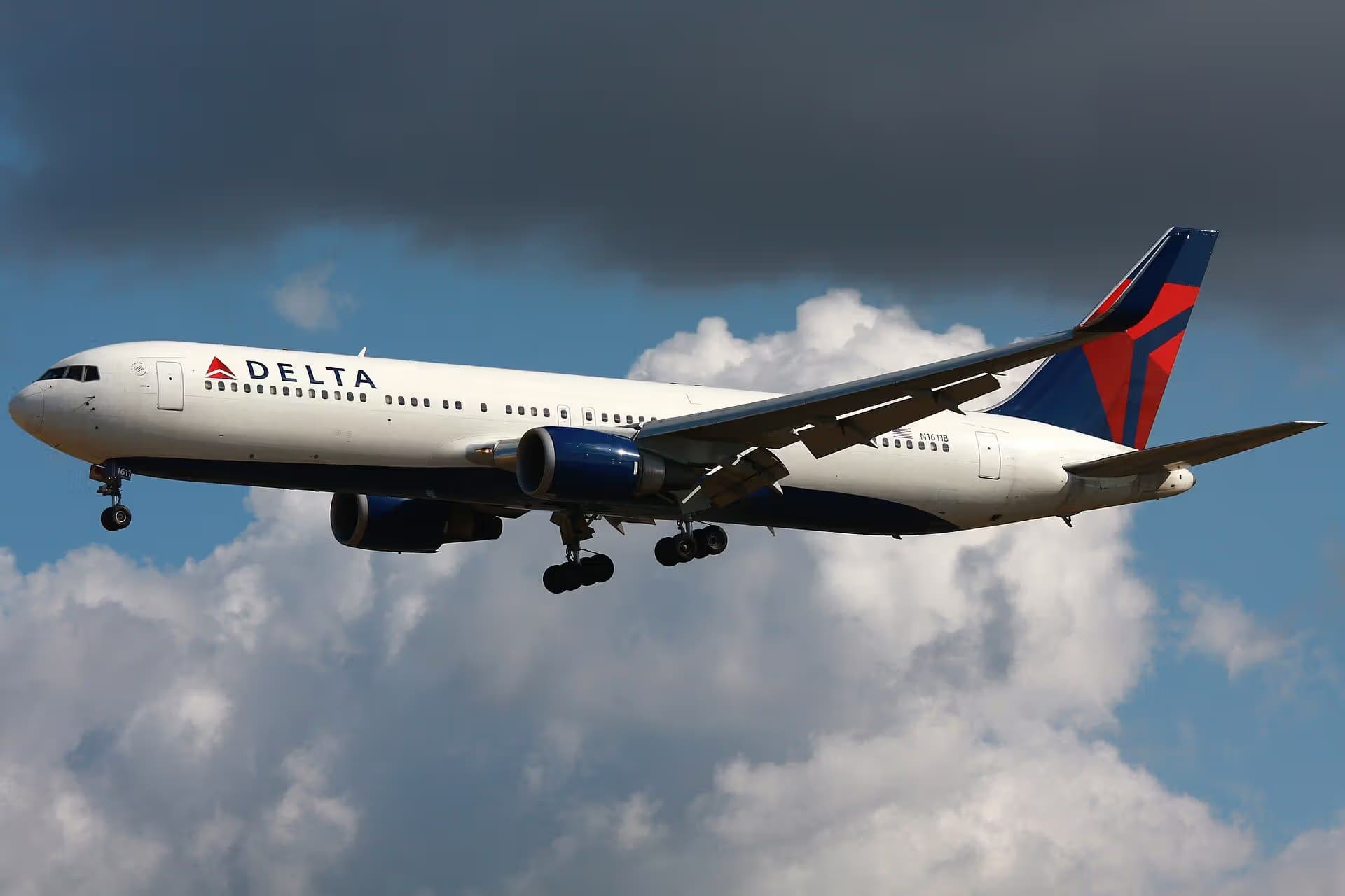 N1611B — Boeing