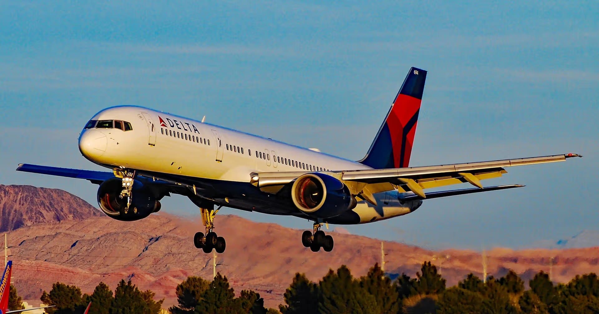 N694DL — Boeing