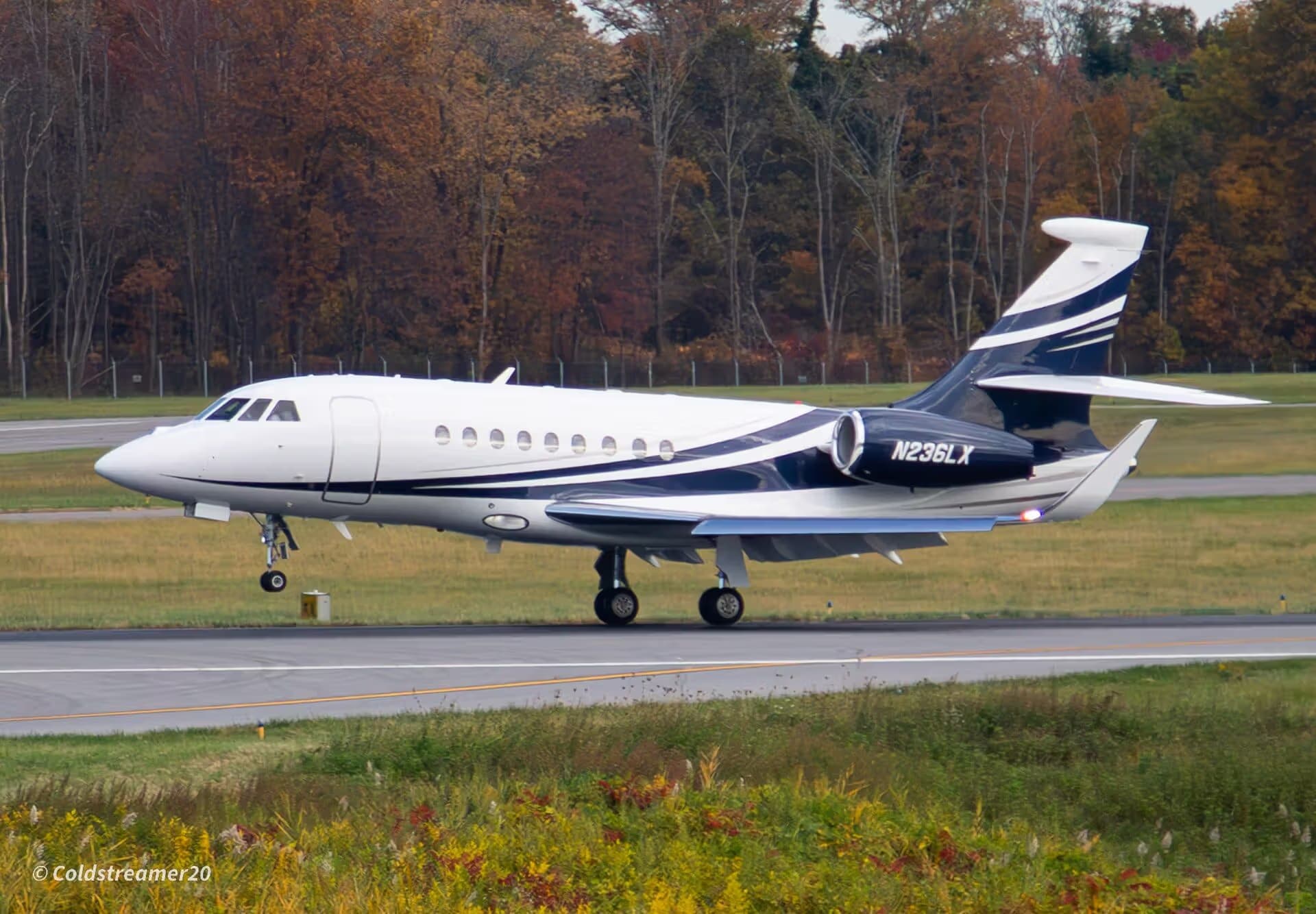 N236LX — Business jet