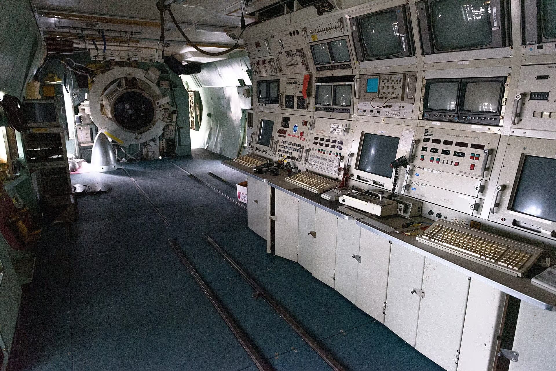 N211 — Aircraft