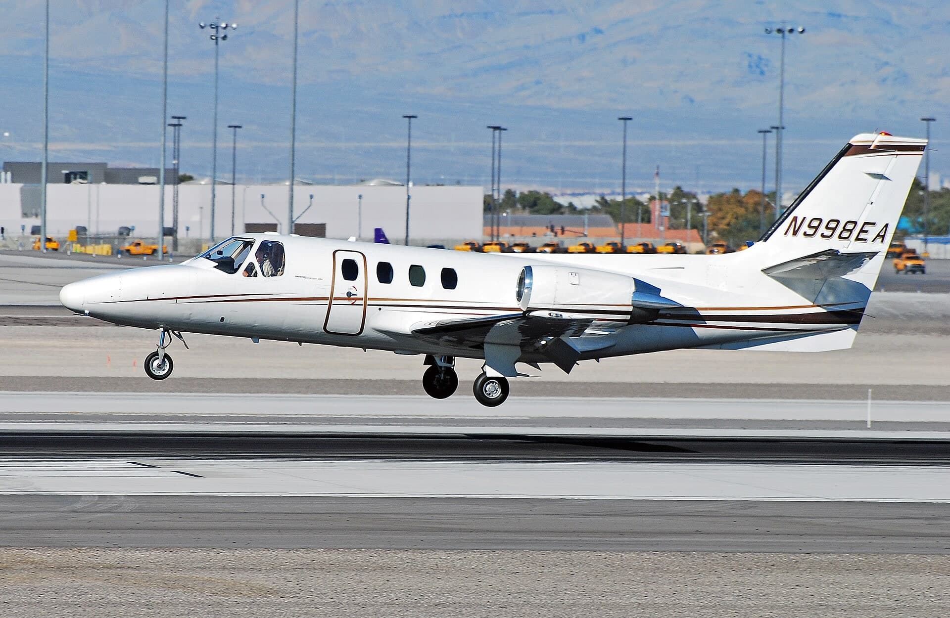 N998EA — Business jet