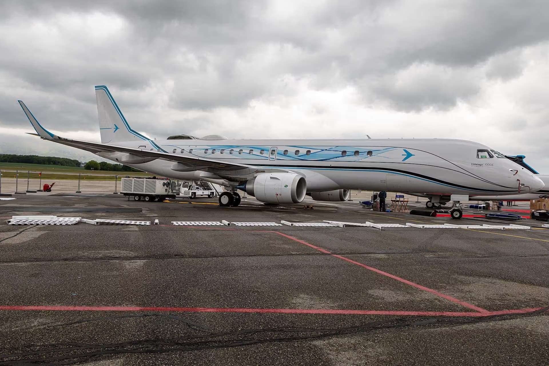 N727EE — Business jet