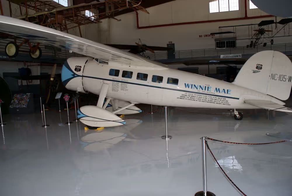 Unidentified — Lockheed
