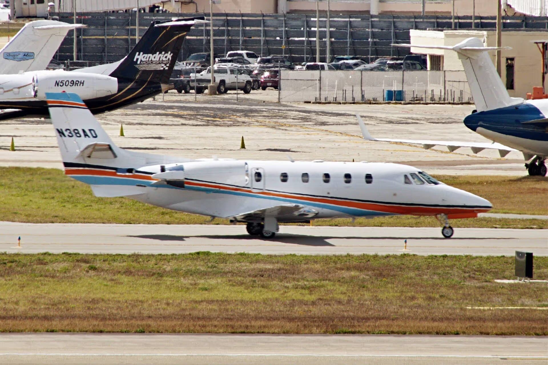N38AD — Business jet
