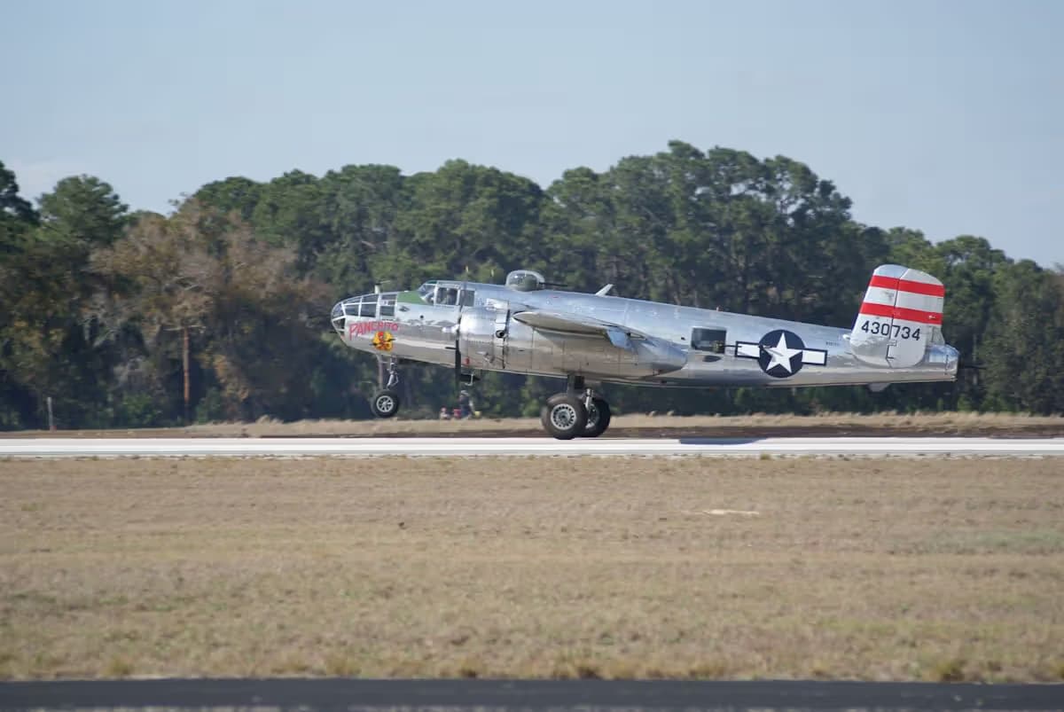 Unidentified — Twin-engine aircraft