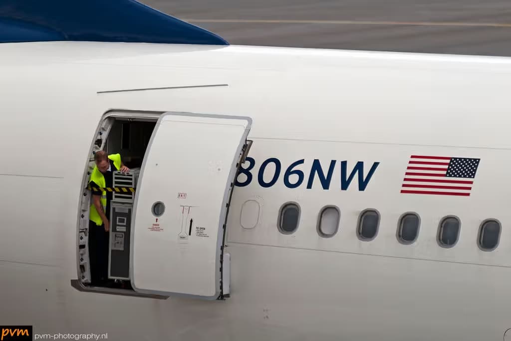 N806NW — Airbus