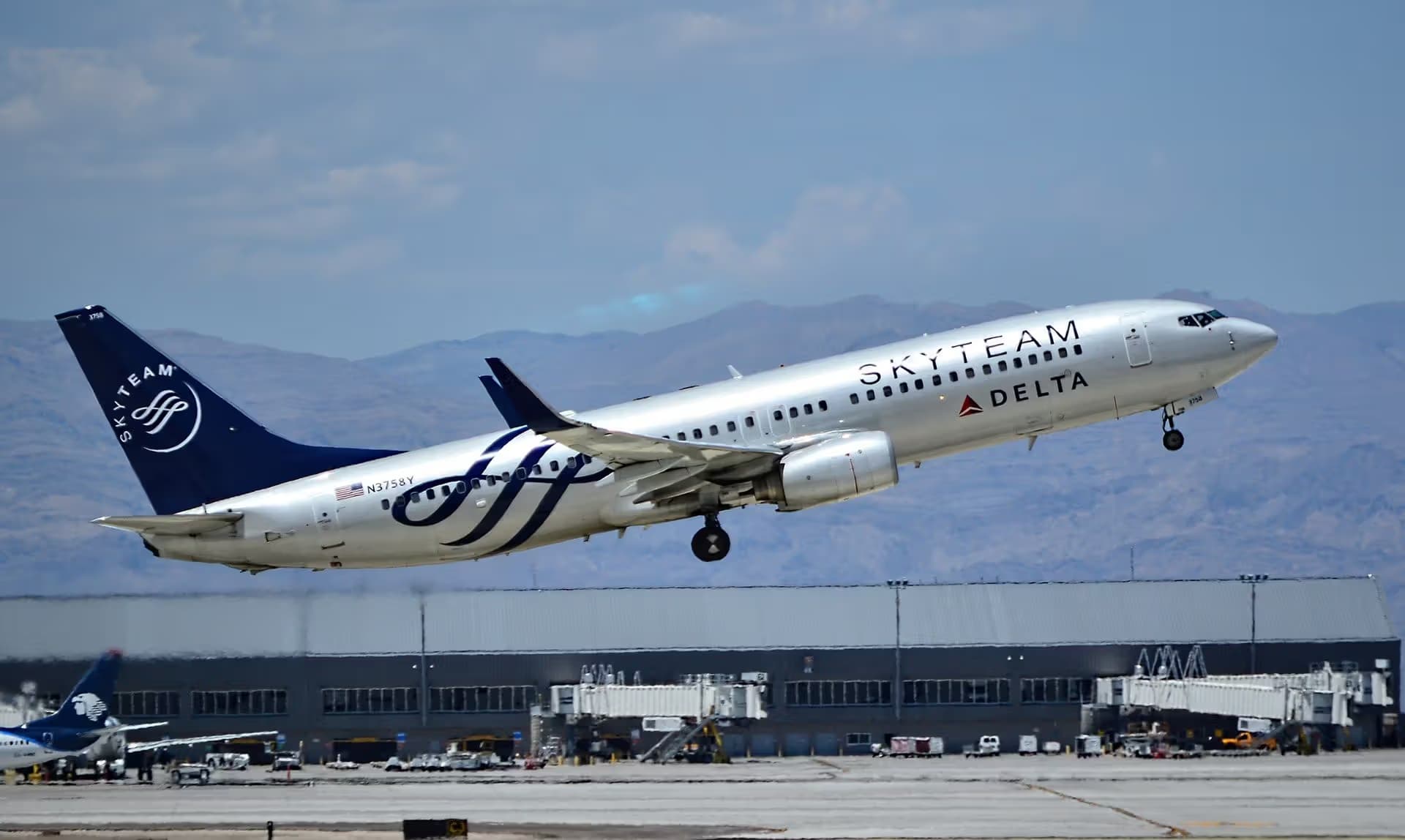 N3758Y — Boeing