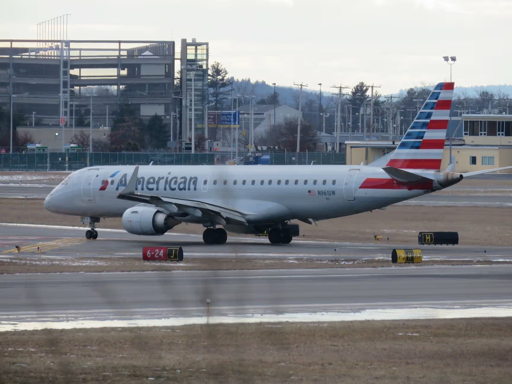 N961UW — Embraer
