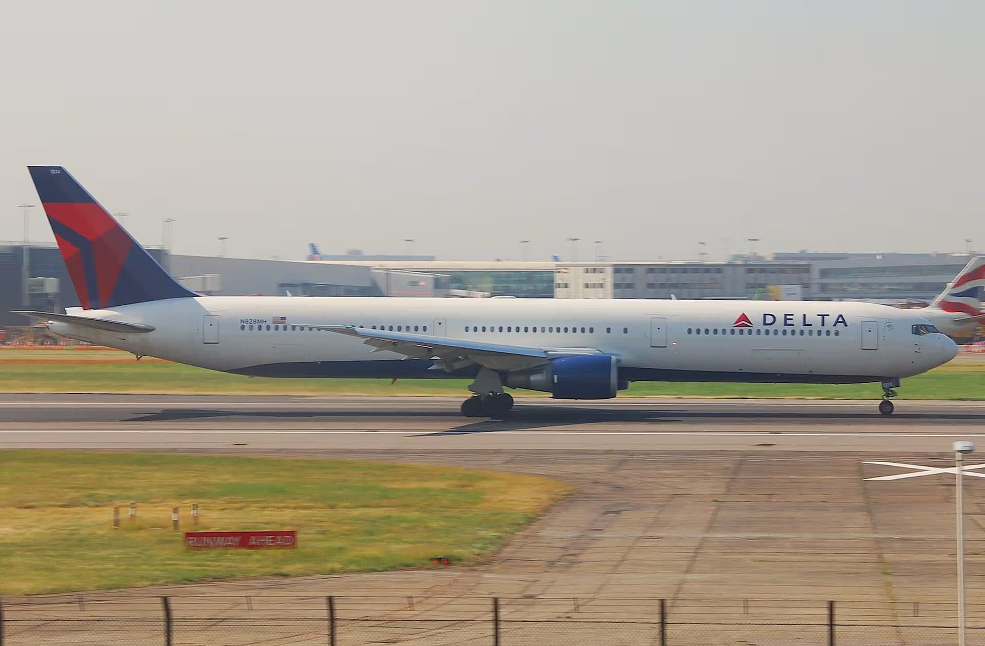 N828MH — Boeing