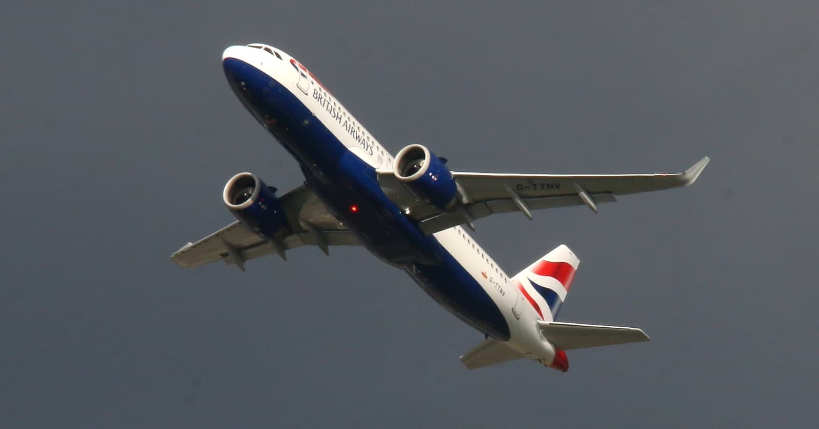 G-TTNV — Twin-engine aircraft