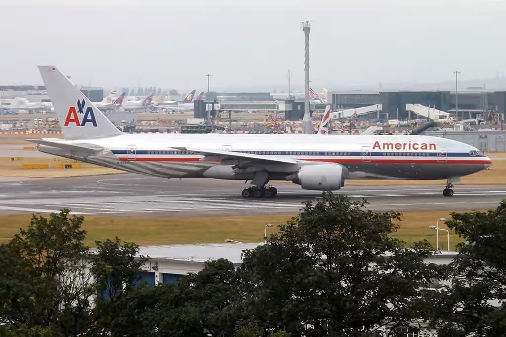 N767AJ — Twin-engine aircraft