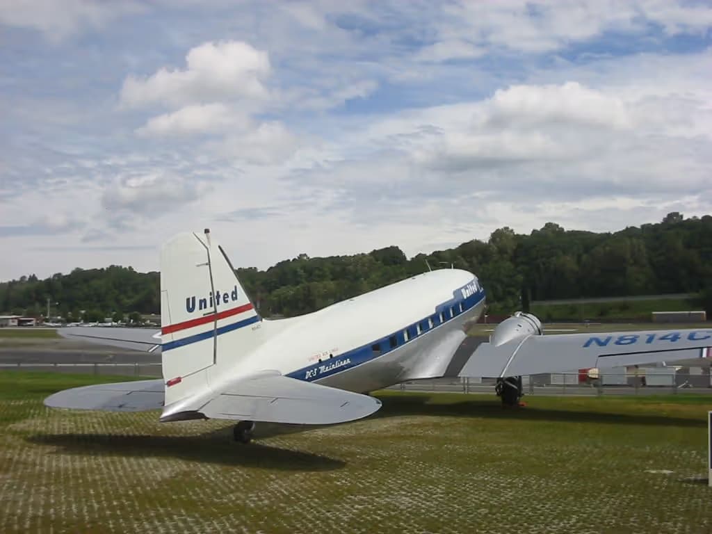 N814CL — Douglas