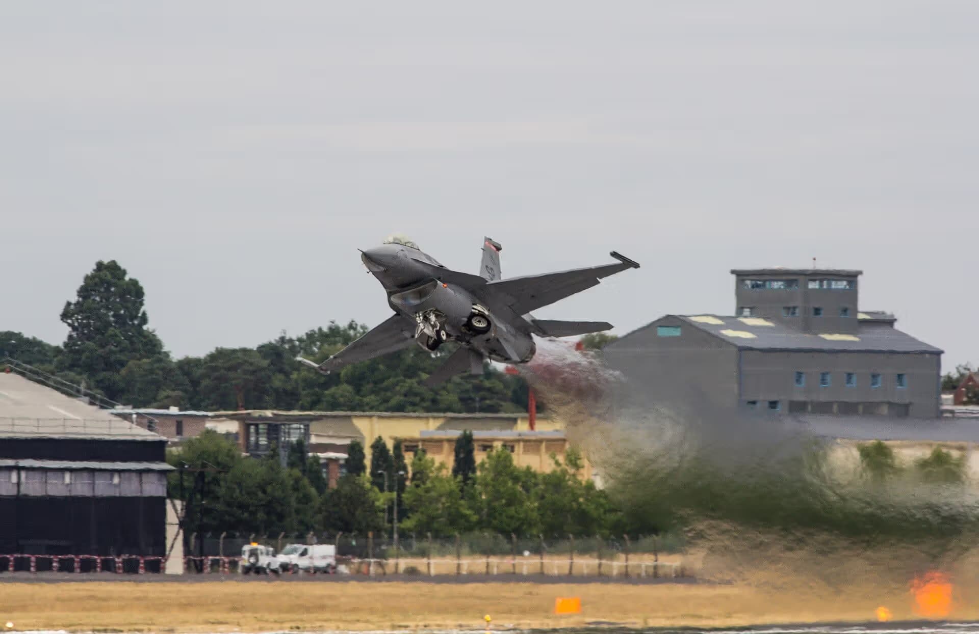 Unidentified — Single-engine aircraft
