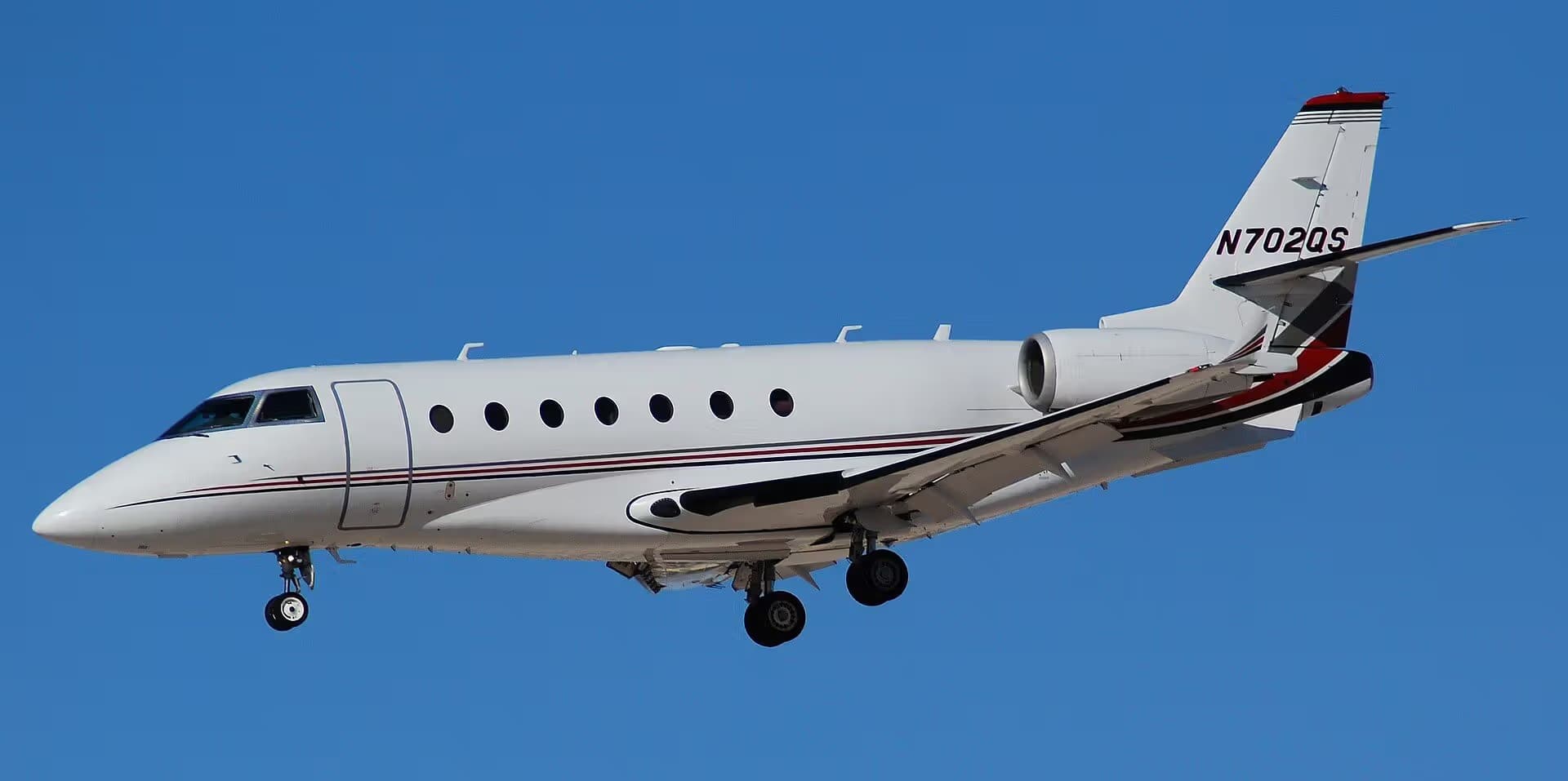 N702QS — Bombardier