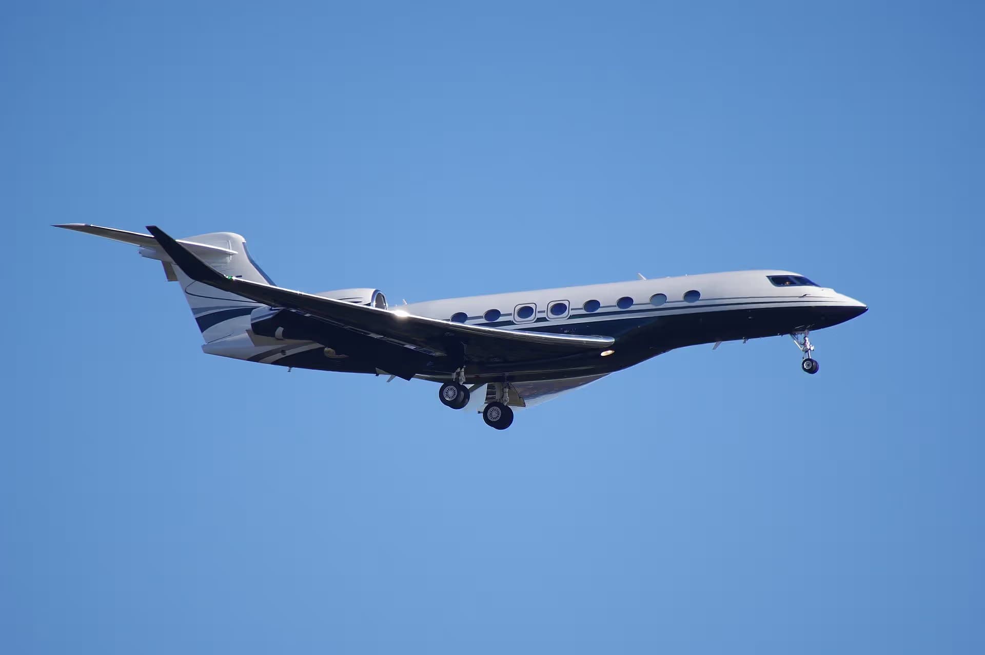N1F — Business jet