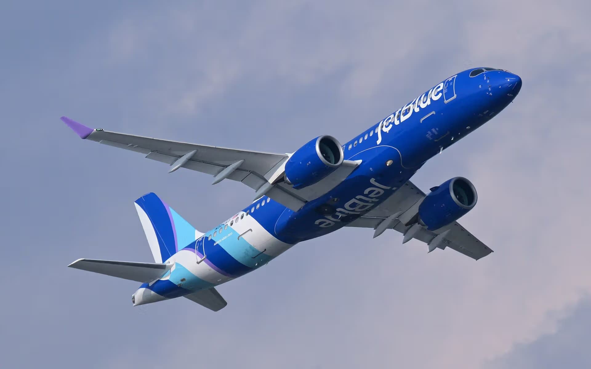N3244J — Twin-engine aircraft