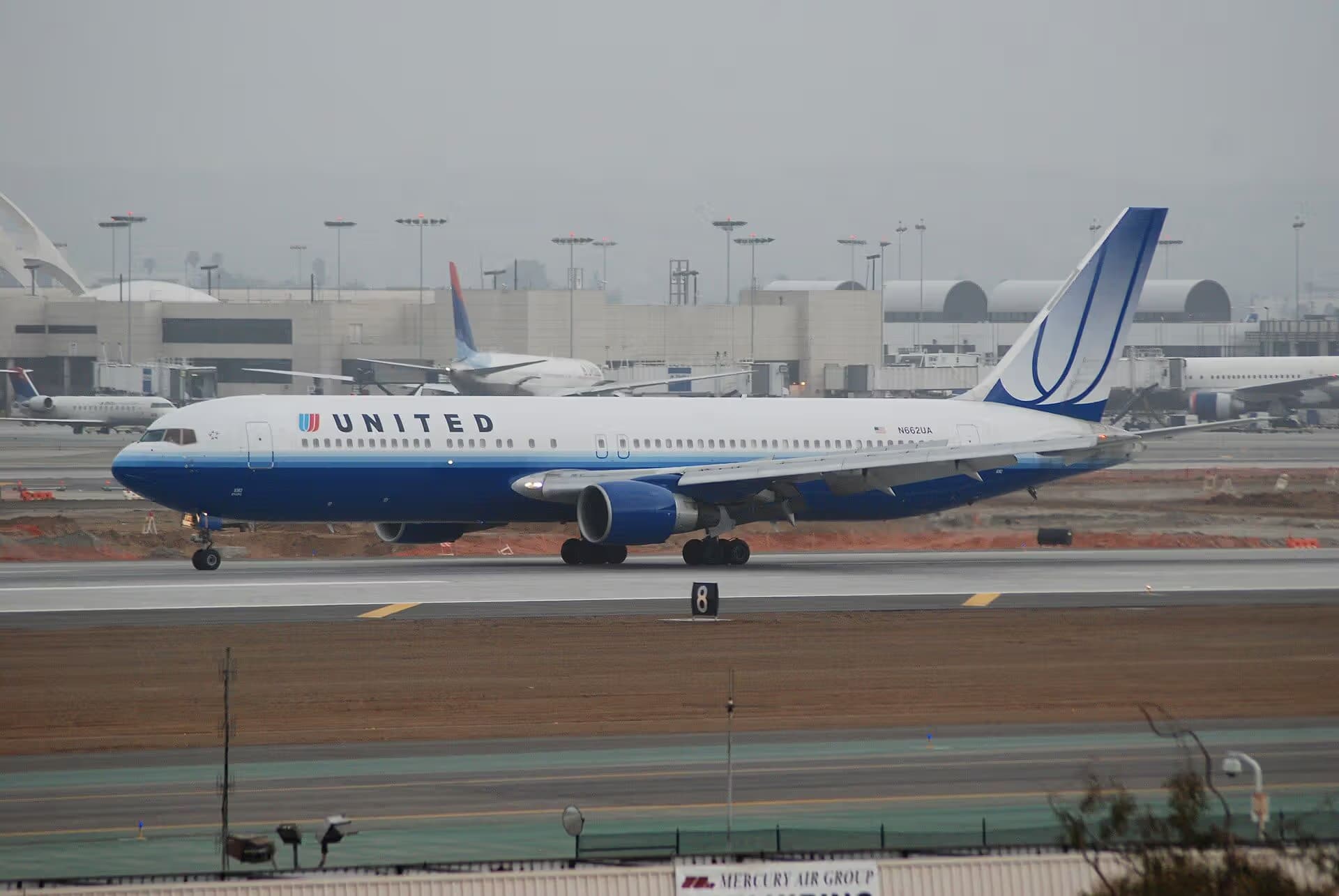 N662UA — Boeing
