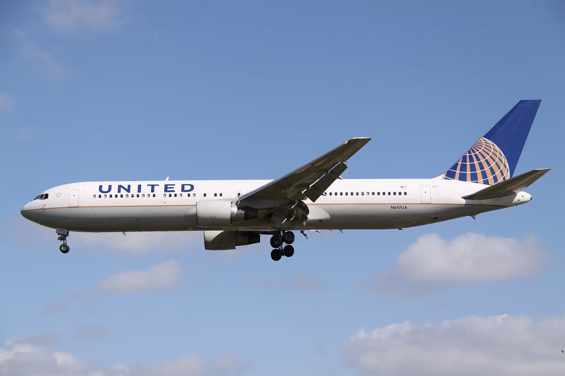 N647UA — Boeing