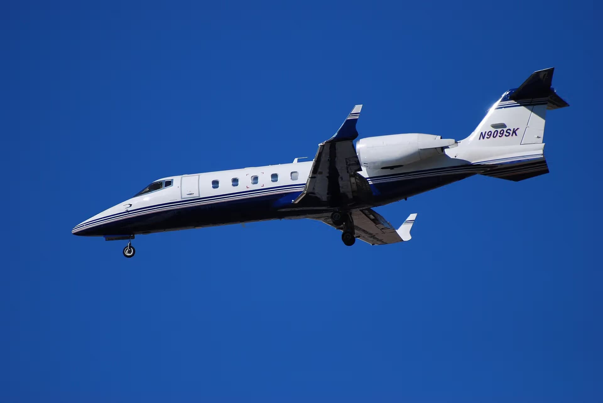 N909SK — Business jet
