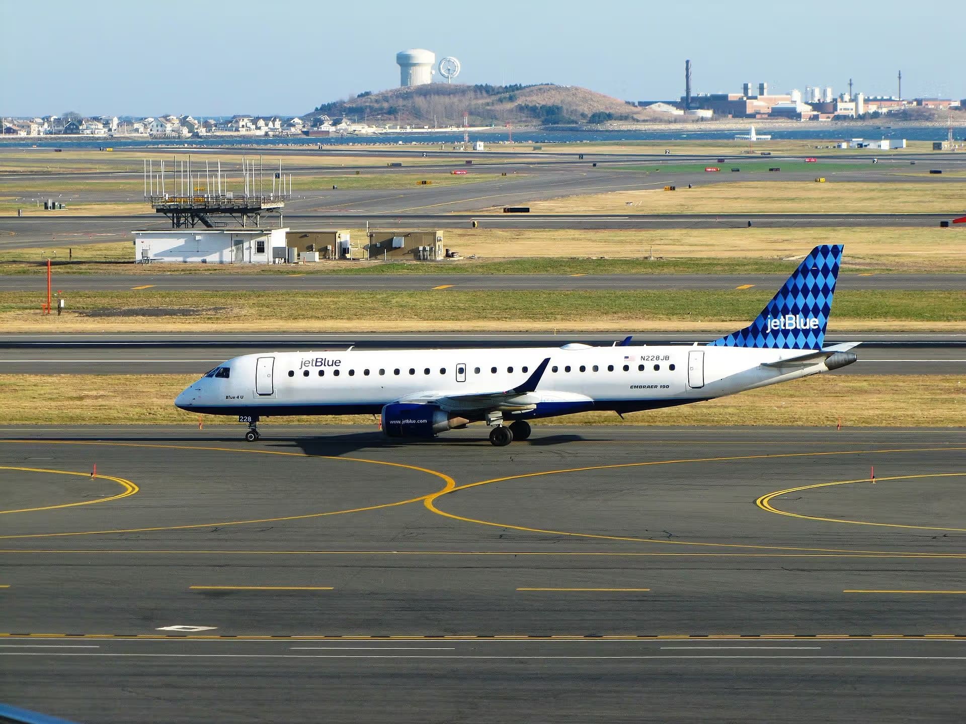 N228JB — Embraer