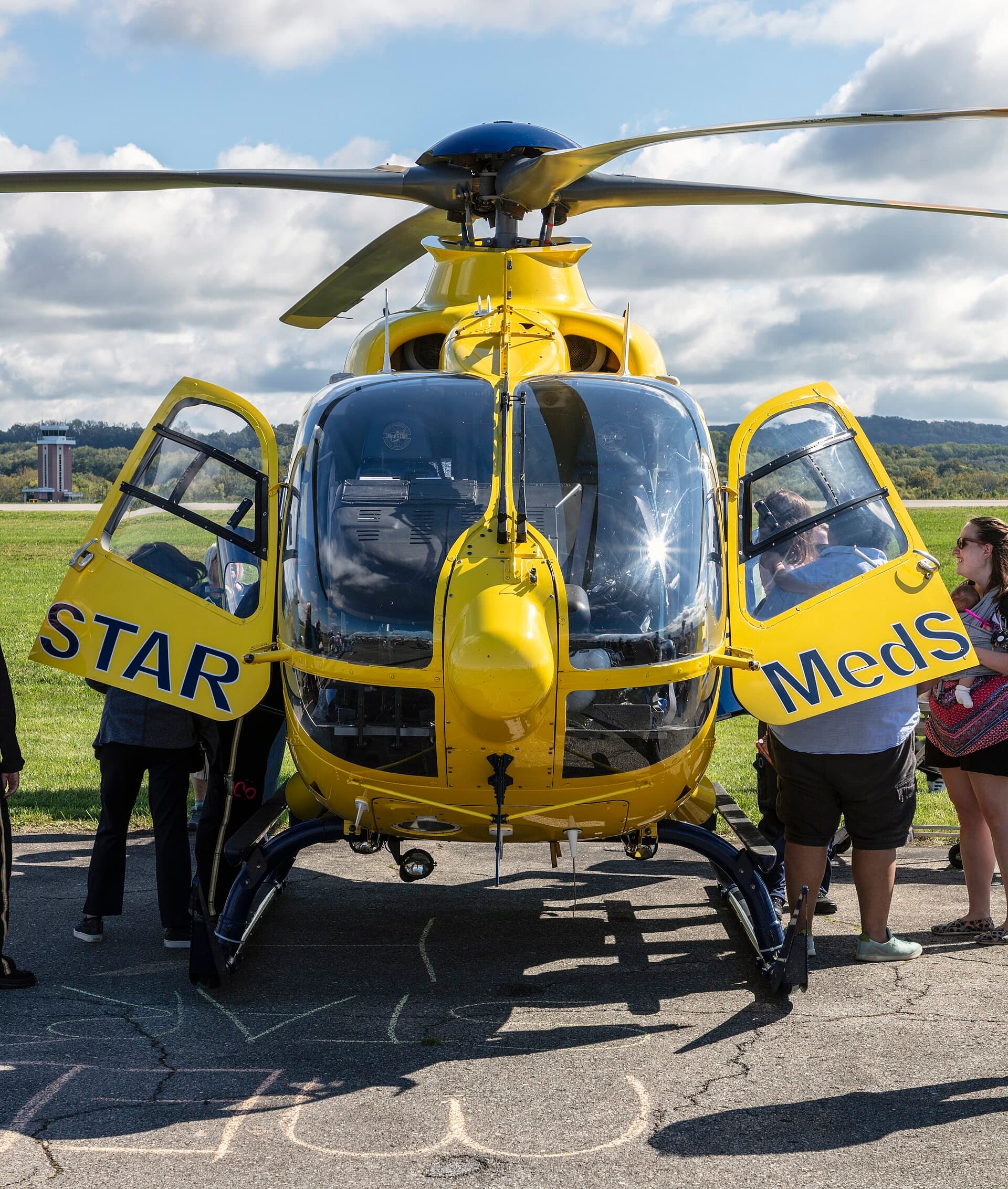 N143MH — Helicopter