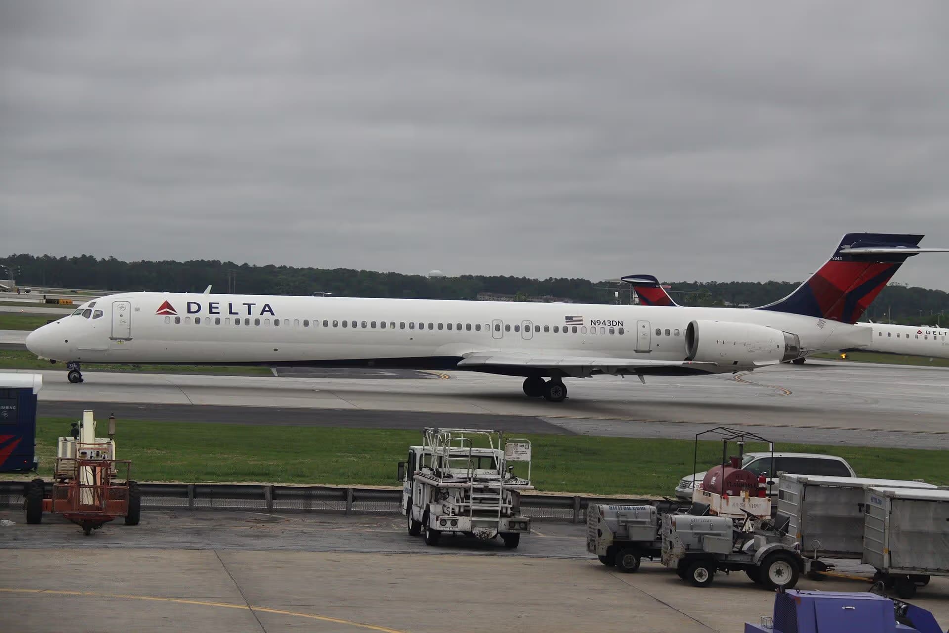 N943DN — Aircraft