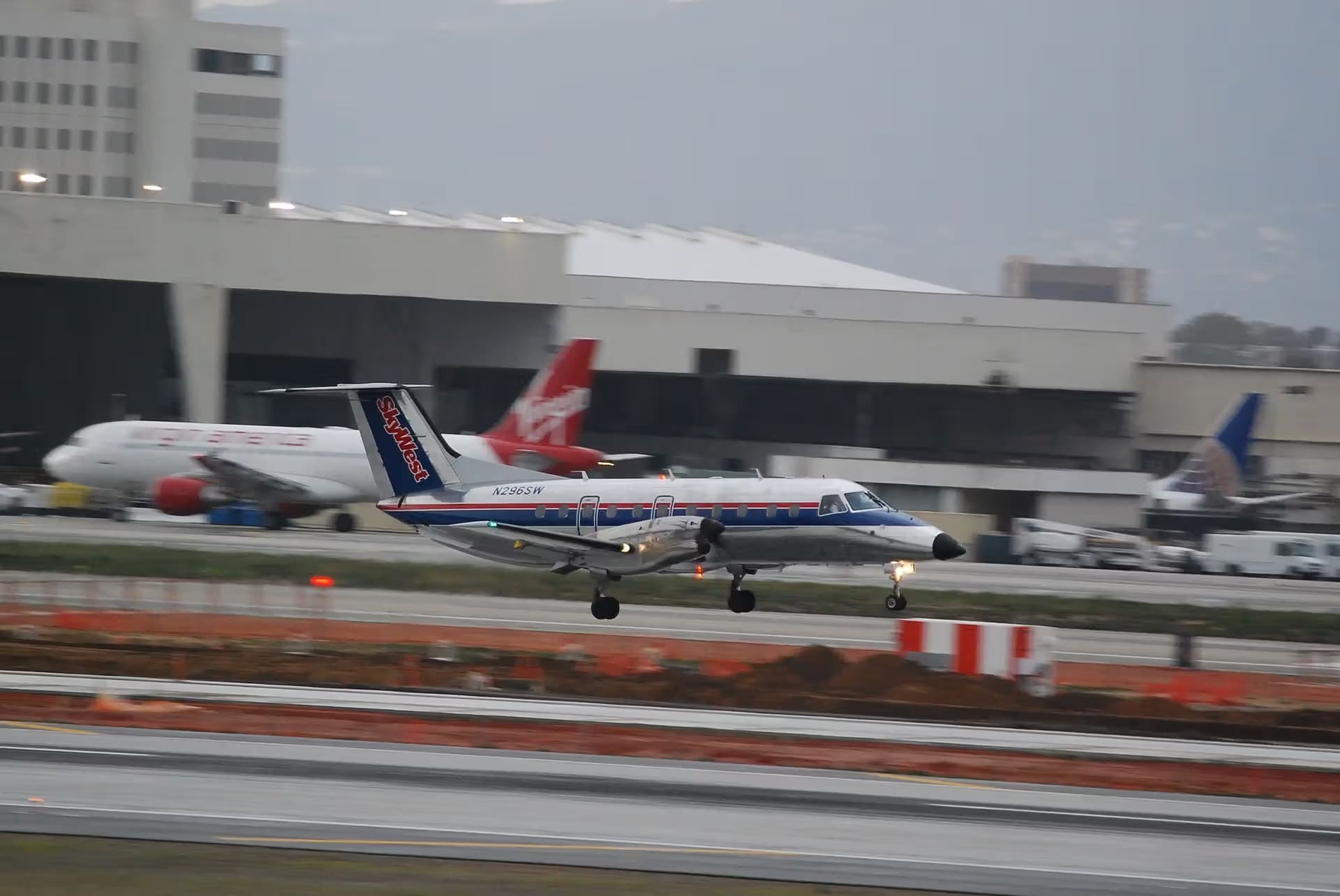 N296SW — Twin-engine aircraft