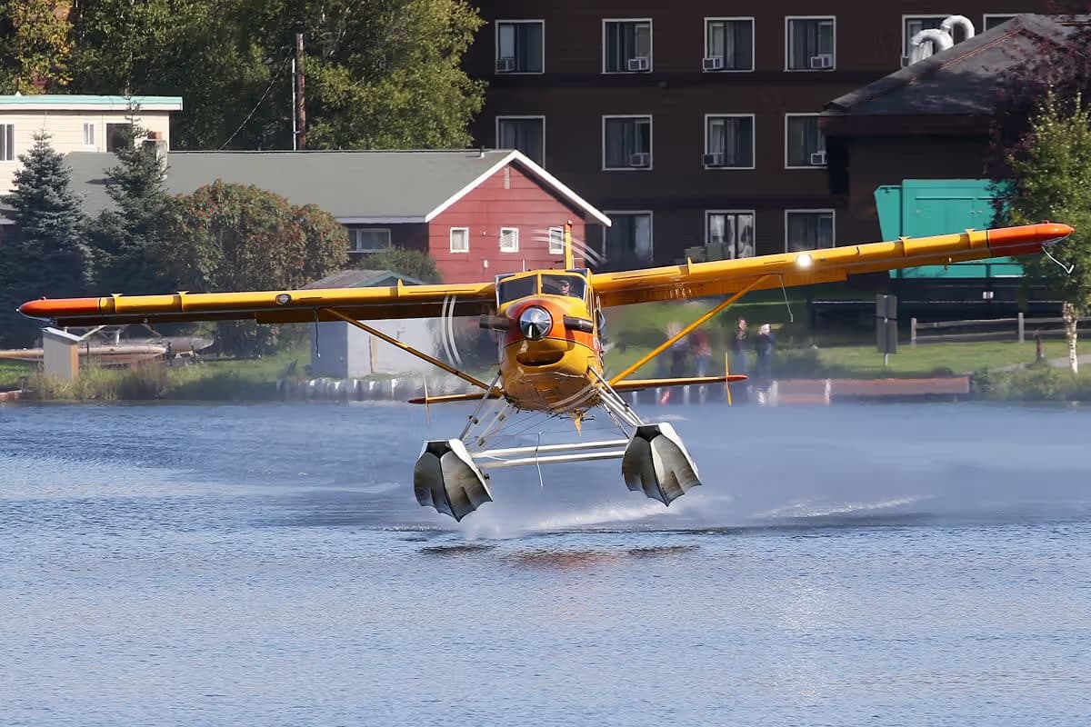 N1543 — Floatplane