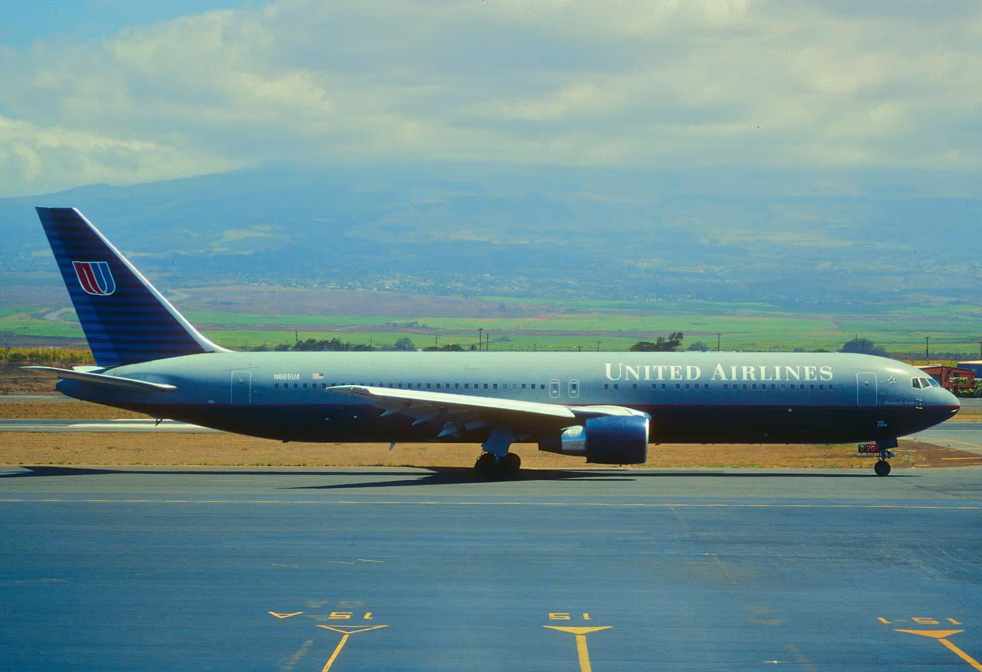 N665UA — Boeing